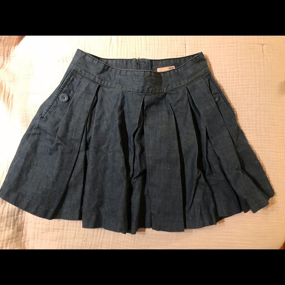 H&M Pleated Denim Mini Skirt, sz 6